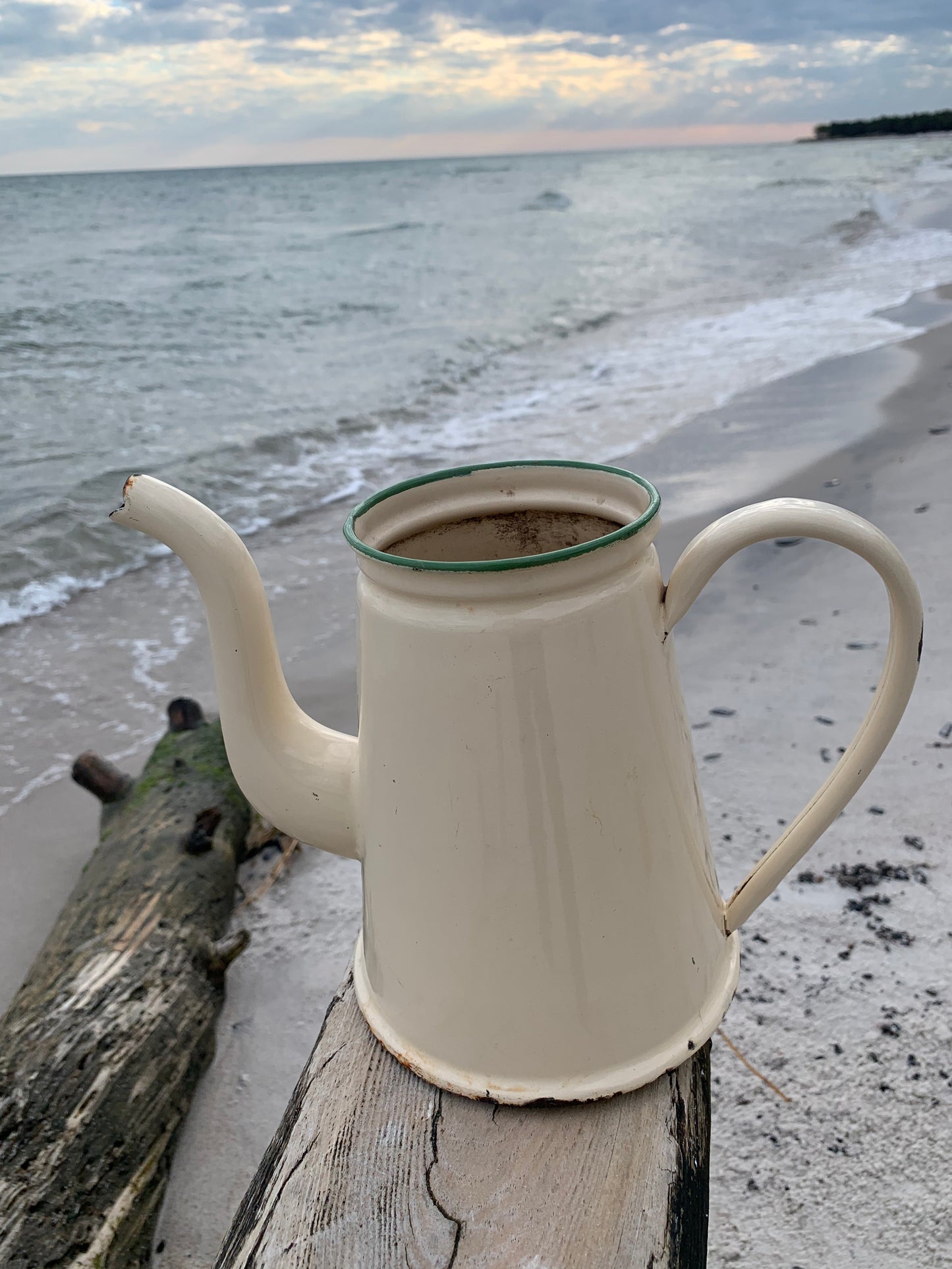 Emaljkanna från Glud och Marstrand