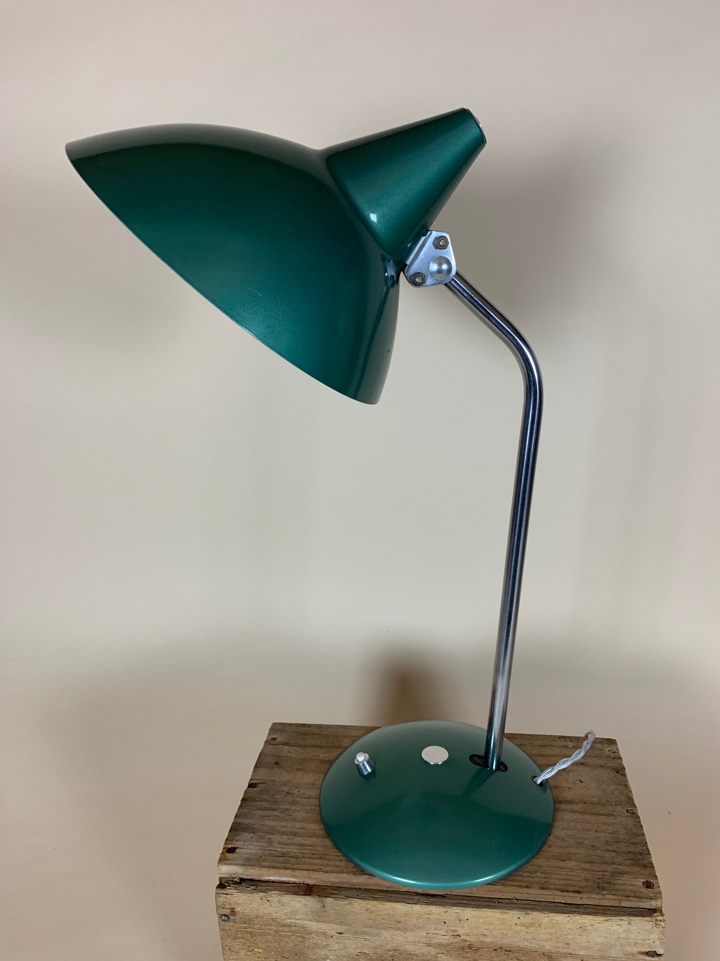 Helo bordslampa - Grön metallic lack