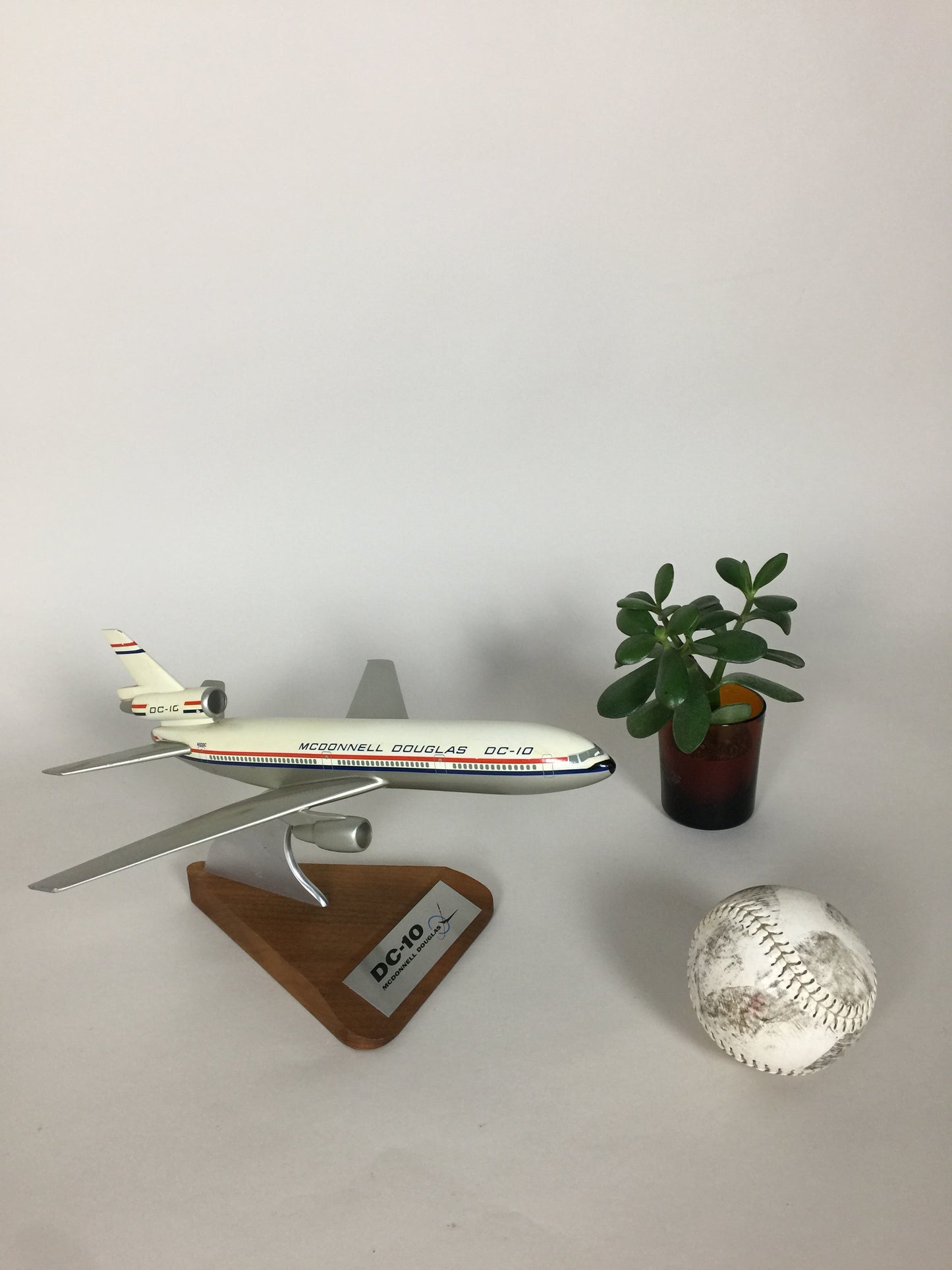 Djärv och dekorativ vintage modellflygplan