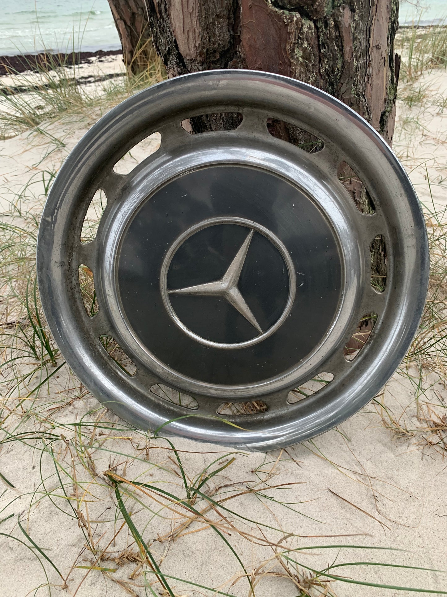 Mercedes navkapsel - Kolgrå