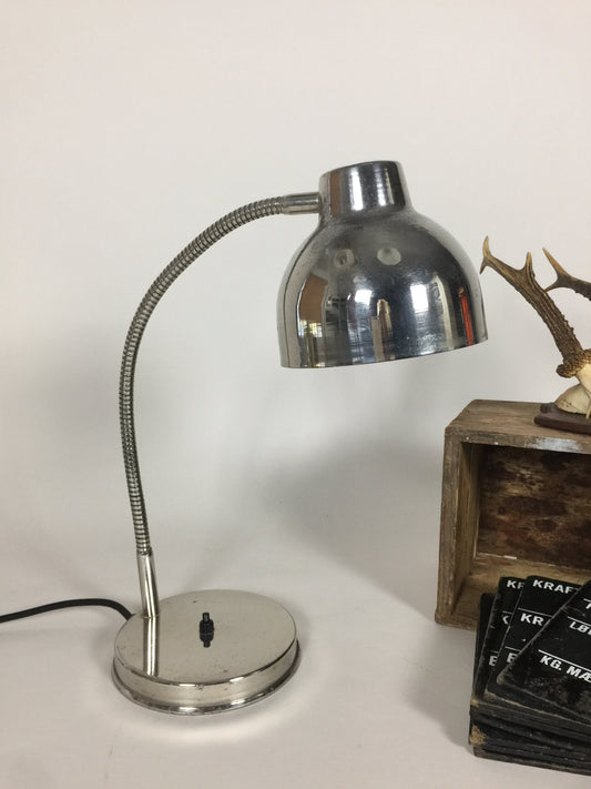 Industriell handplockad bordslampa