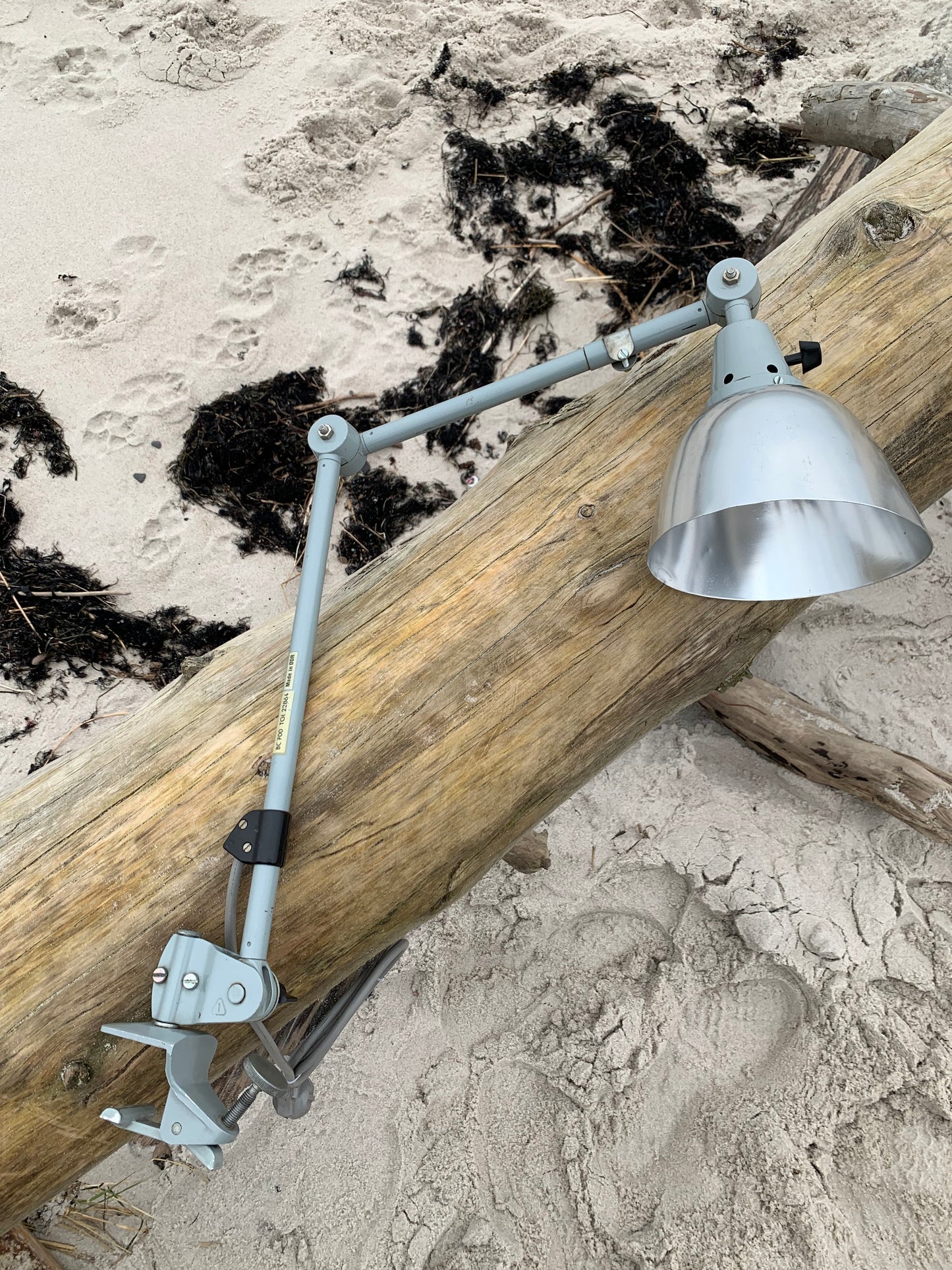 Midgardslampa med bordsbeslag