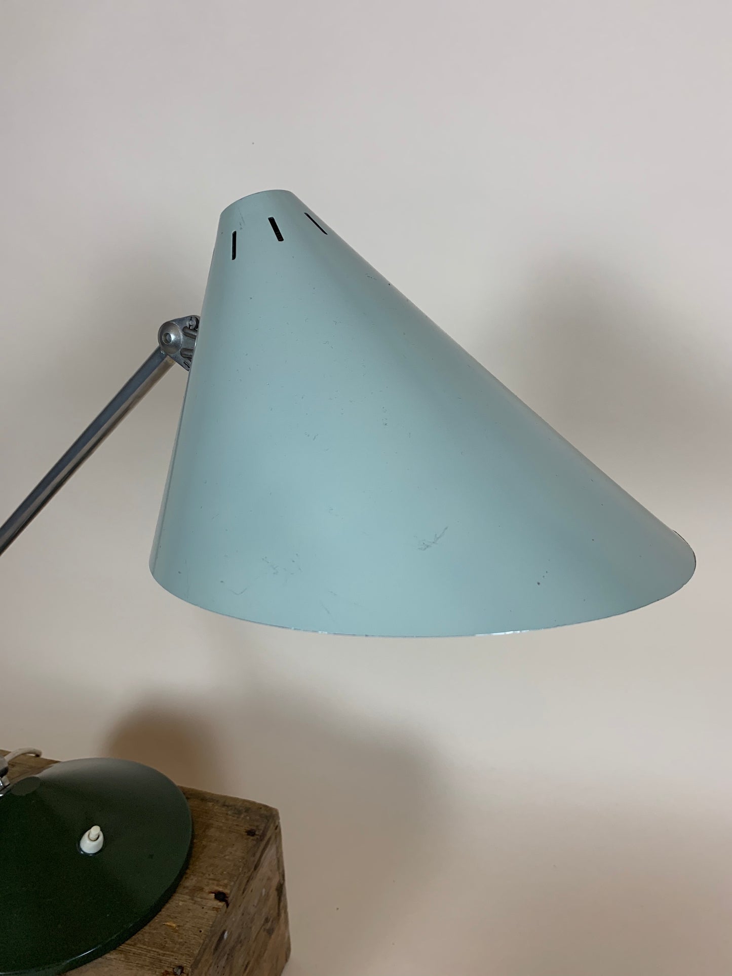 Fin och sällsynt Hala-lampa