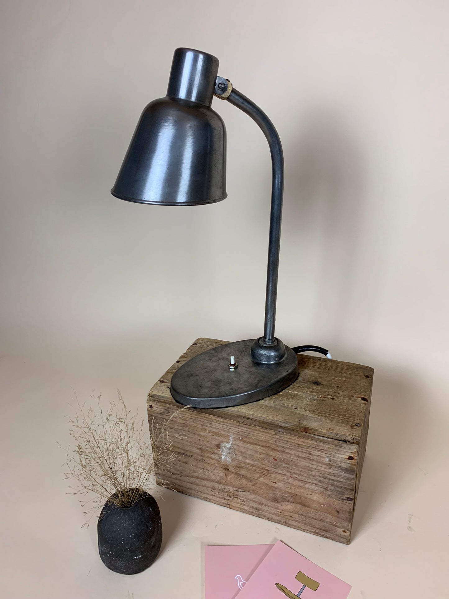 Lampa designad av Christian Dell för Bünte och Remmler