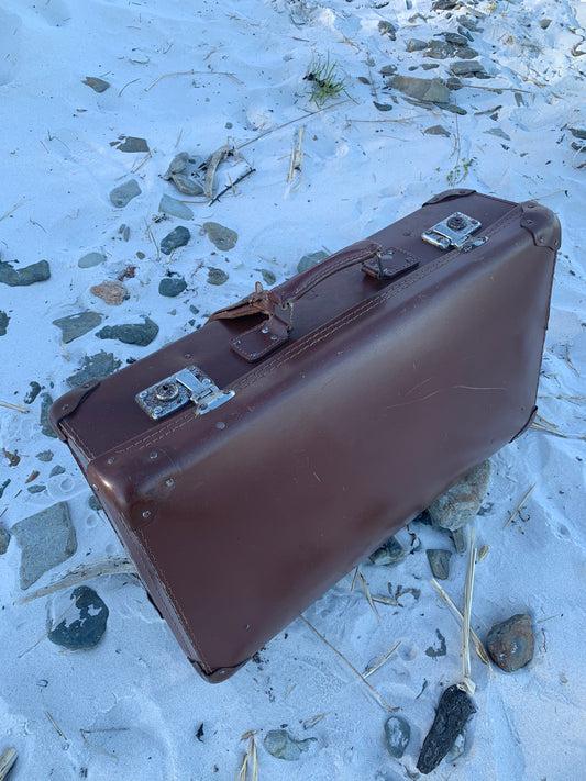 Vacker gammal resväska