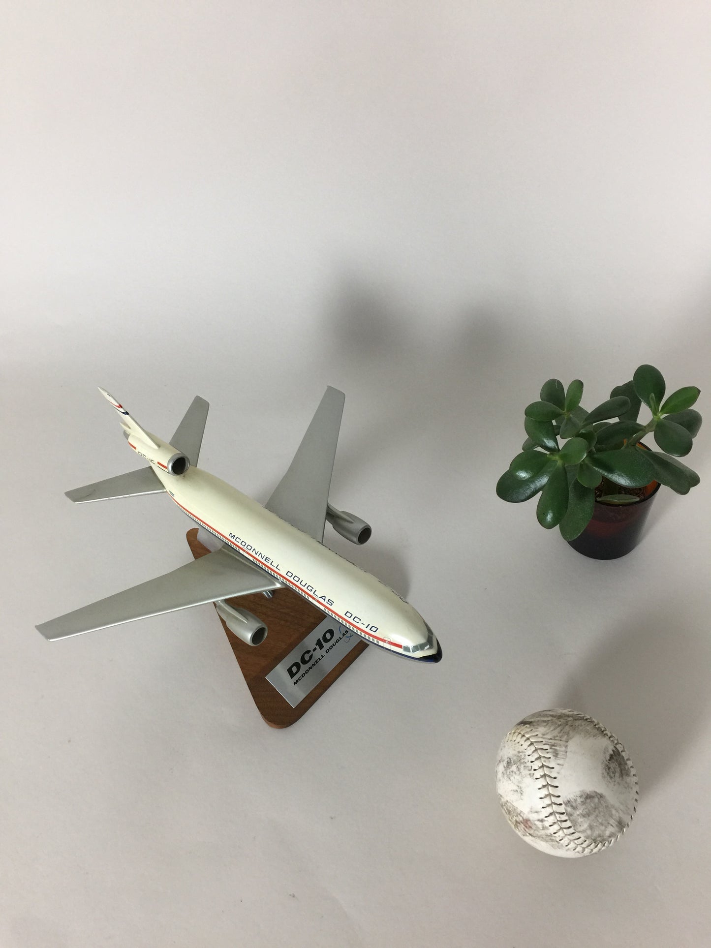 Djärv och dekorativ vintage modellflygplan