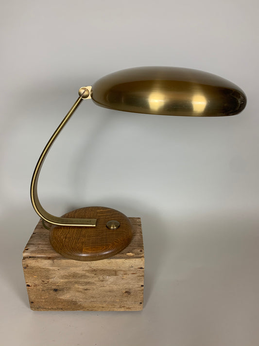 Vintage lampa i mässing med ekfot