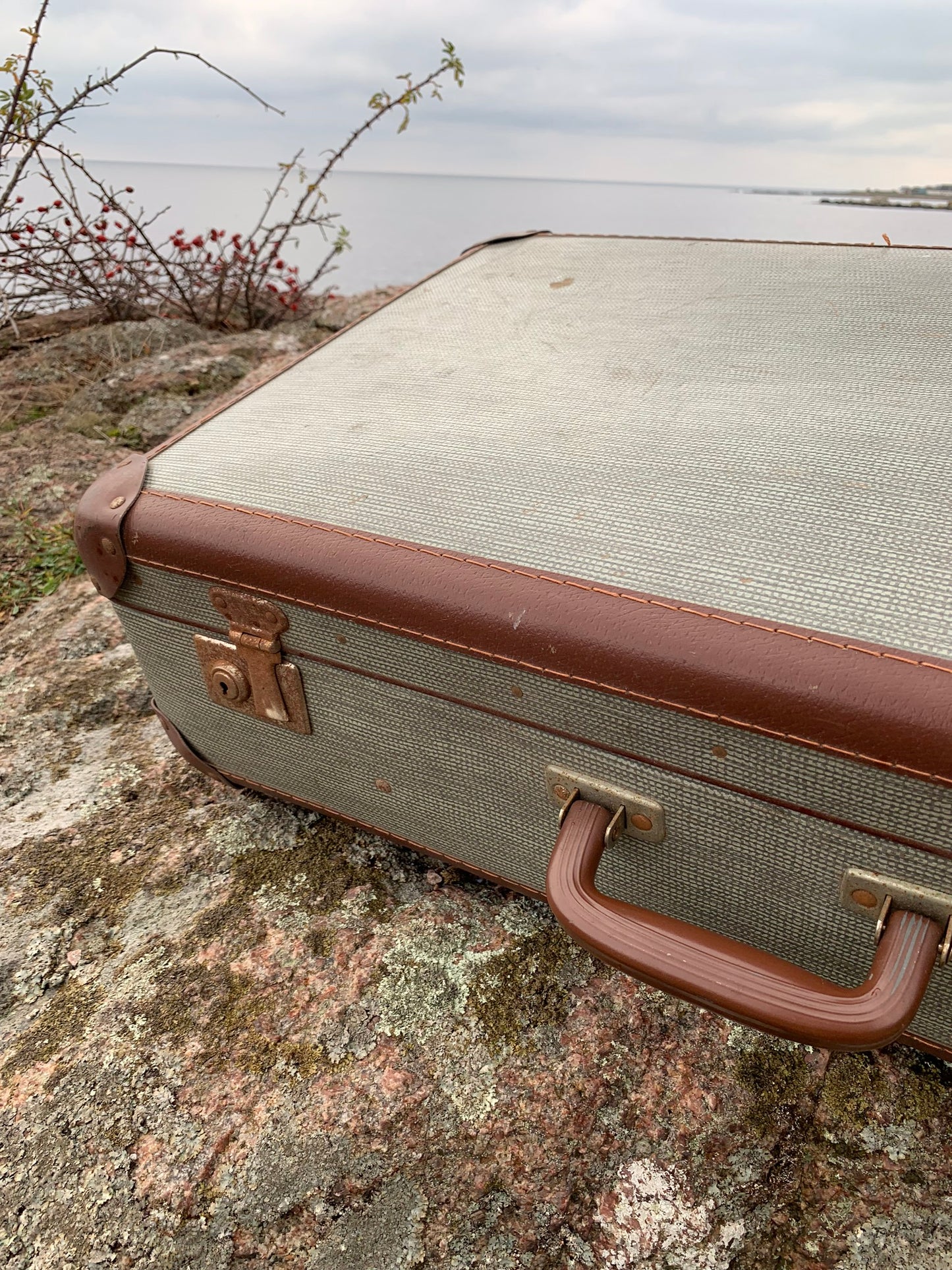 Dekorativ resväska