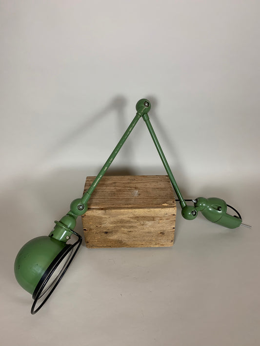 Jieldé lampa med 2 armar och bordsbeslag - Grön