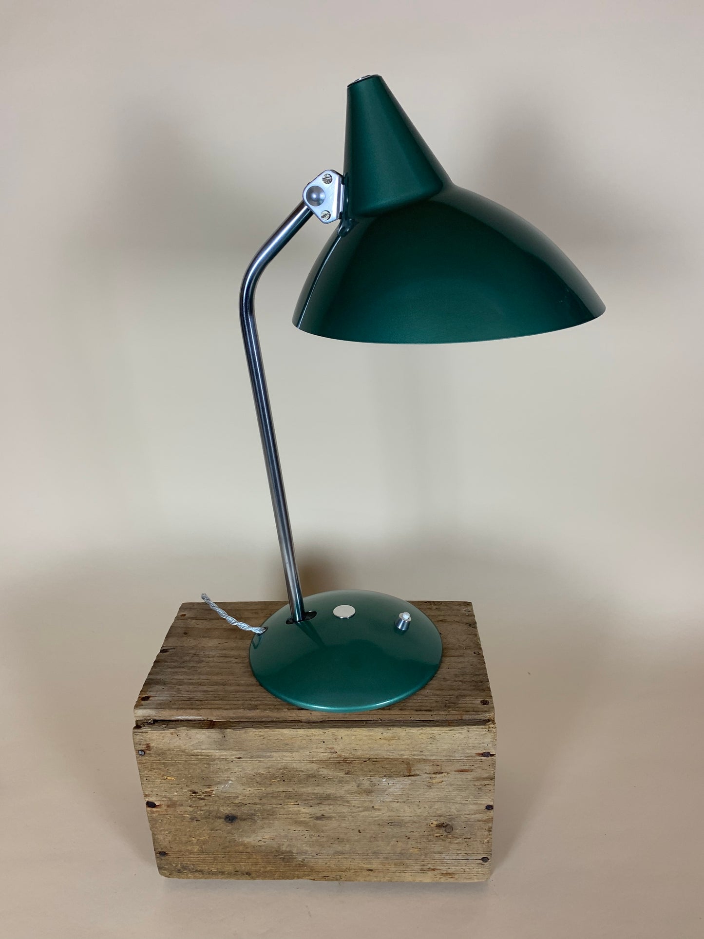 Helo bordslampa - Grön metallic lack