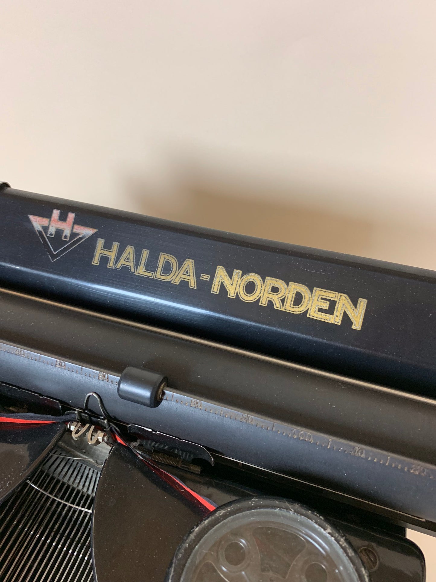 Skrivmaskin Halda - Norden med vacker patina