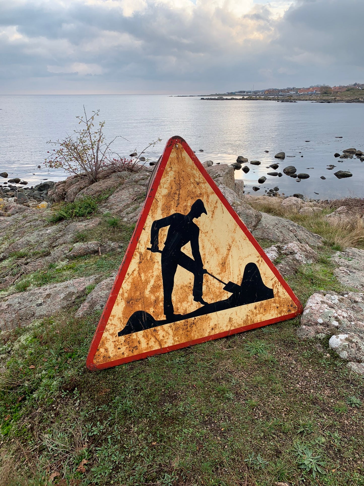 Mycket stor och mycket unik fransk trafikskylt